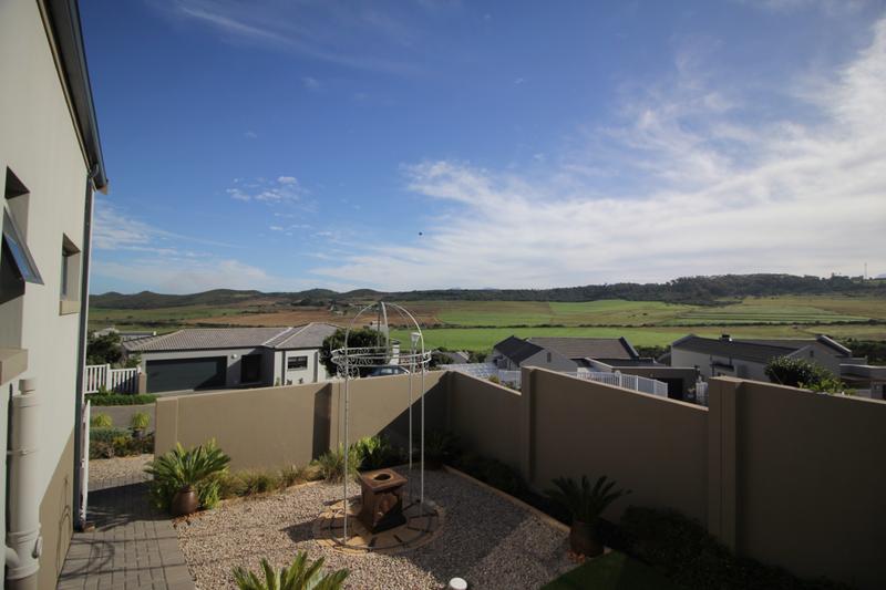 3 Bedroom Property for Sale in Reebok Western Cape